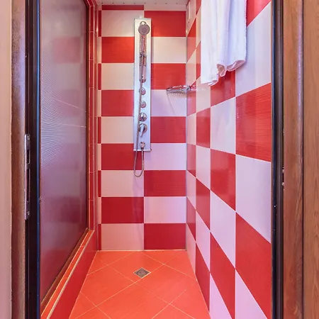 Хотел аполис