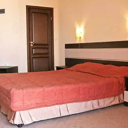 Apolis 3*